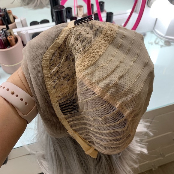 Gray lace front synthetic wig - Picture 5 of 6